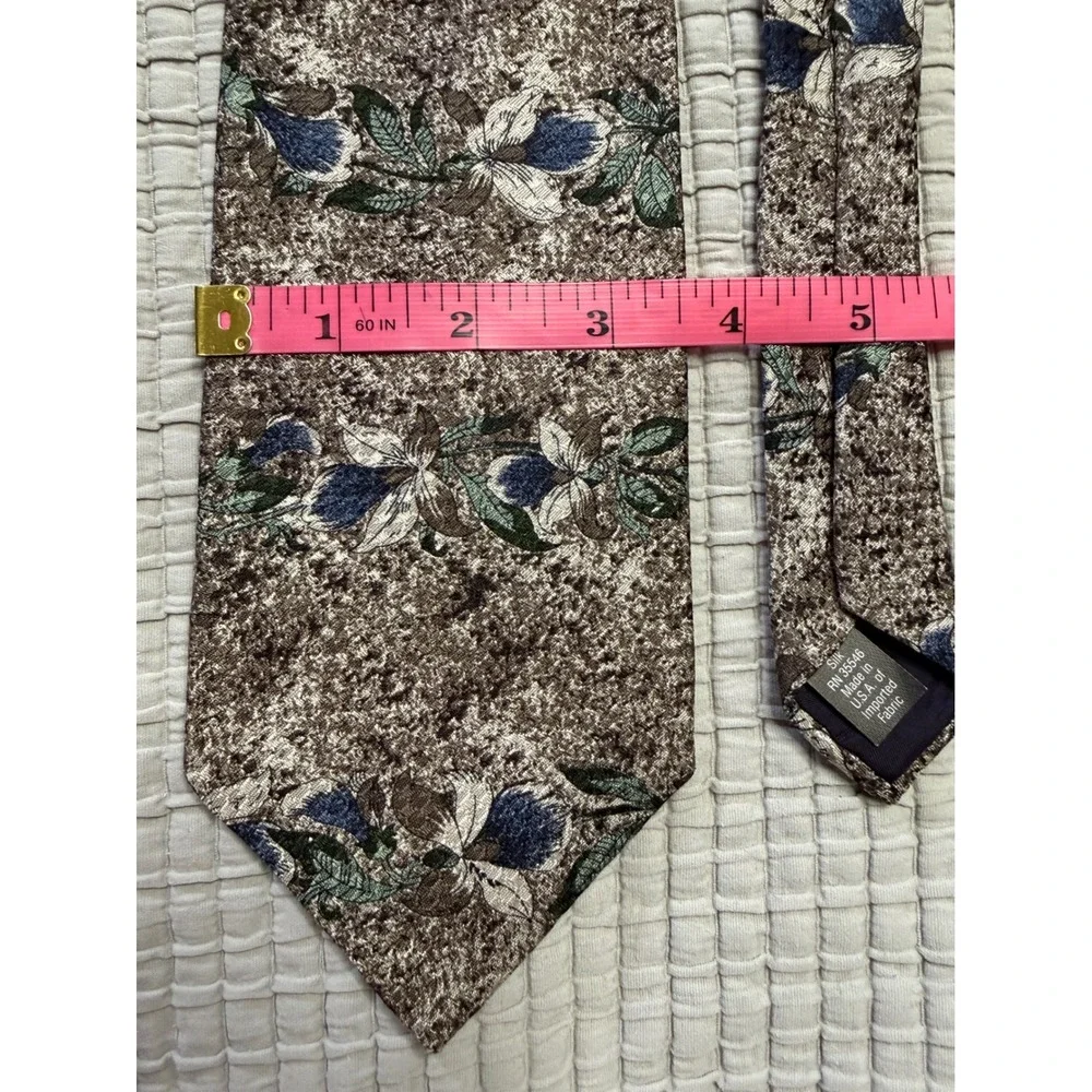 Vintage Surrey 100% Silk Floral Necktie USA Brown Botanical Quiet Luxury Wide